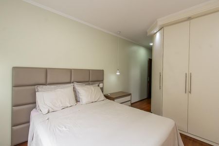 Casa à venda com 140m², 3 quartos e 5 vagas Casa à venda com 140m², 3 quartos e 5 vagasSuite