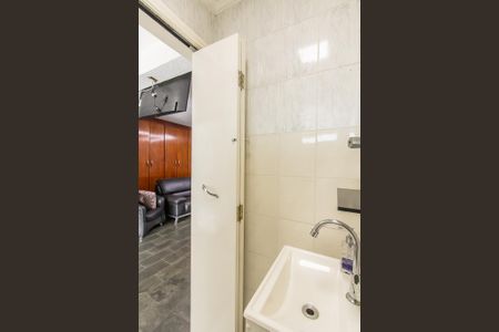 Casa à venda com 140m², 3 quartos e 5 vagas Casa à venda com 140m², 3 quartos e 5 vagasBanheiro de serviço