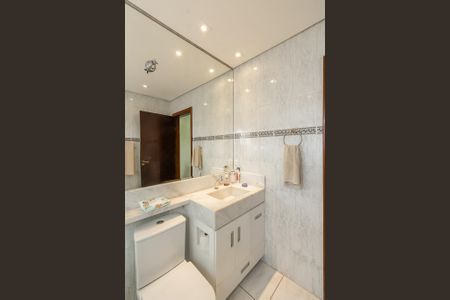 Casa à venda com 140m², 3 quartos e 5 vagas Casa à venda com 140m², 3 quartos e 5 vagasBanheiro