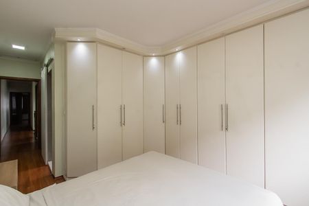 Casa à venda com 140m², 3 quartos e 5 vagas Casa à venda com 140m², 3 quartos e 5 vagasSuite