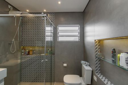 Casa à venda com 140m², 3 quartos e 5 vagas Casa à venda com 140m², 3 quartos e 5 vagasBanheiro da Suíte