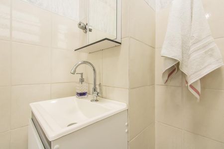 Casa à venda com 140m², 3 quartos e 5 vagas Casa à venda com 140m², 3 quartos e 5 vagasBanheiro de serviço