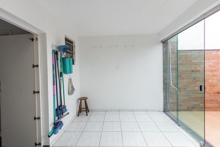 Casa à venda com 140m², 3 quartos e 5 vagas Casa à venda com 140m², 3 quartos e 5 vagasÁrea de Serviço