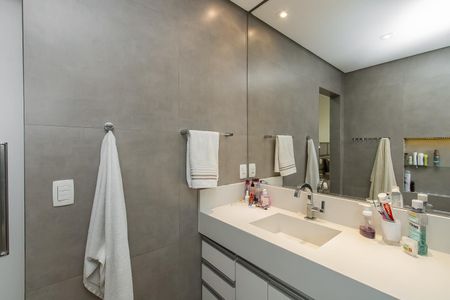 Casa à venda com 140m², 3 quartos e 5 vagas Casa à venda com 140m², 3 quartos e 5 vagasBanheiro da Suíte