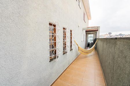 Casa à venda com 140m², 3 quartos e 5 vagas Casa à venda com 140m², 3 quartos e 5 vagasCorredor