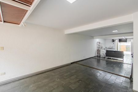 Casa à venda com 140m², 3 quartos e 5 vagas Casa à venda com 140m², 3 quartos e 5 vagasGaragem