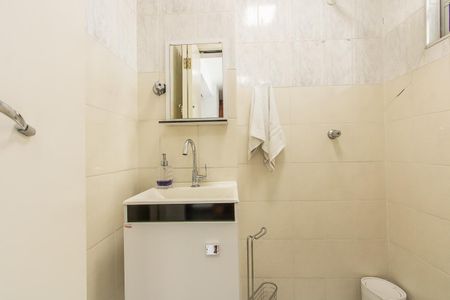 Casa à venda com 140m², 3 quartos e 5 vagas Casa à venda com 140m², 3 quartos e 5 vagasBanheiro de serviço