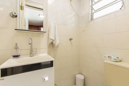 Casa à venda com 140m², 3 quartos e 5 vagas Casa à venda com 140m², 3 quartos e 5 vagasBanheiro de serviço