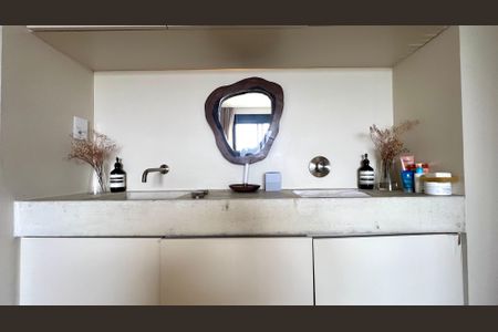 Apartamento para alugar com 66m², 1 quarto e 2 vagas Apartamento para alugar com 66m², 1 quarto e 2 vagasBanheiro da Suíte