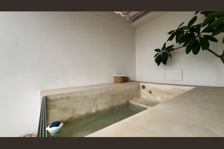 Apartamento para alugar com 66m², 1 quarto e 2 vagas Apartamento para alugar com 66m², 1 quarto e 2 vagasVaranda da sala/Piscina