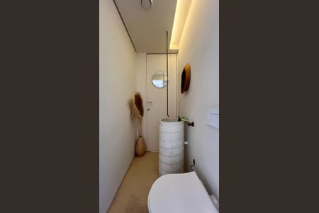 Apartamento para alugar com 66m², 1 quarto e 2 vagas Apartamento para alugar com 66m², 1 quarto e 2 vagasBanheiro da Suíte