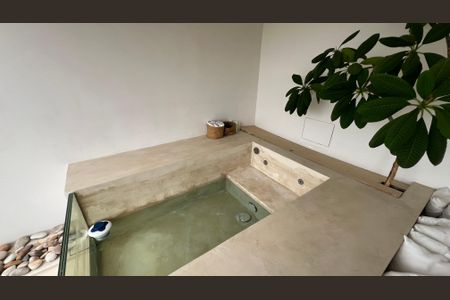 Apartamento para alugar com 66m², 1 quarto e 2 vagas Apartamento para alugar com 66m², 1 quarto e 2 vagasVaranda da sala/Piscina