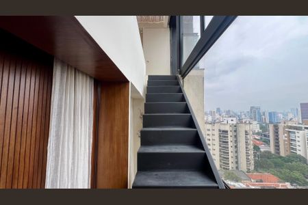 Apartamento para alugar com 66m², 1 quarto e 2 vagas Apartamento para alugar com 66m², 1 quarto e 2 vagasEscada
