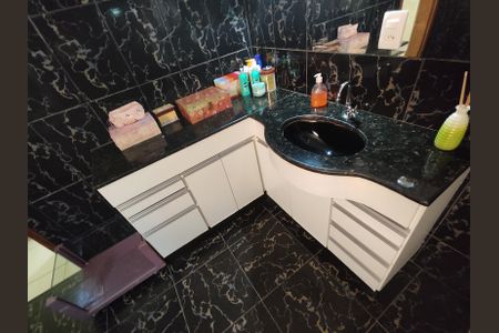 Casa à venda com 502m², 5 quartos e 4 vagasBanheiro da Suíte