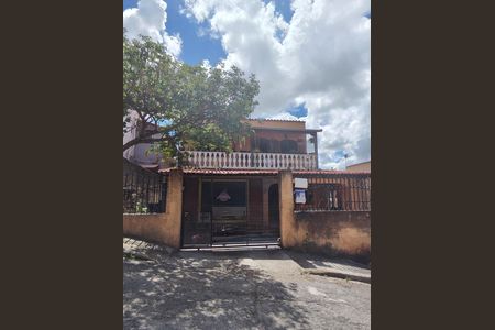 Casa à venda com 502m², 5 quartos e 4 vagasFachada e Placa