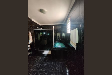 Casa à venda com 502m², 5 quartos e 4 vagasBanheiro da Suíte