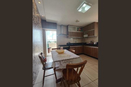 Casa à venda com 502m², 5 quartos e 4 vagasCozinha 1