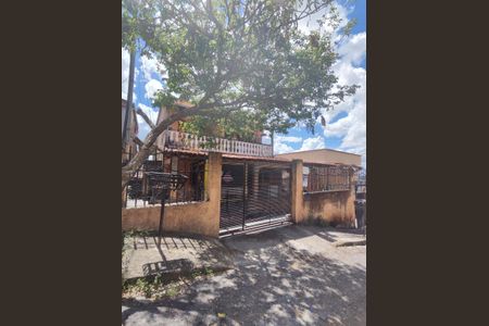 Casa à venda com 502m², 5 quartos e 4 vagasFachada e Placa