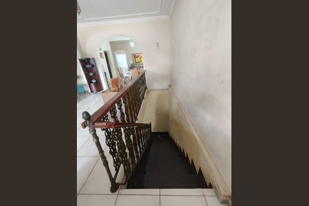 Casa à venda com 502m², 5 quartos e 4 vagasEscada