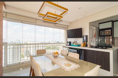 Apartamento à venda com 68m², 2 quartos e 2 vagasVaranda