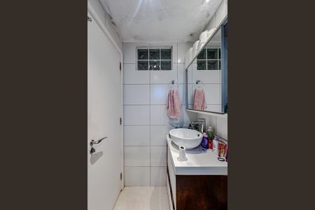 Apartamento à venda com 68m², 2 quartos e 2 vagasBanheiro da Suíte