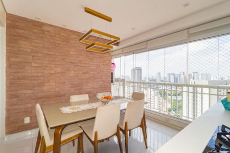 Apartamento à venda com 68m², 2 quartos e 2 vagasVaranda