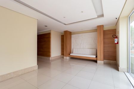 Apartamento à venda com 68m², 2 quartos e 2 vagasHall social