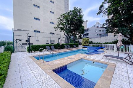 Apartamento à venda com 68m², 2 quartos e 2 vagasÁrea comum - Piscina