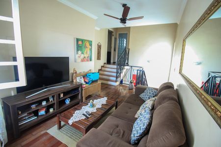 Casa à venda com 360m², 3 quartos e 6 vagasSala de TV