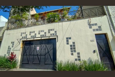 Casa à venda com 360m², 3 quartos e 6 vagasFachada