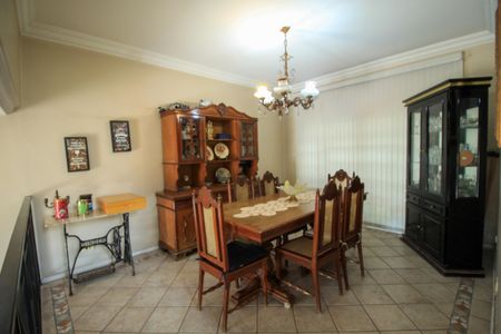 Casa à venda com 360m², 3 quartos e 6 vagasSala