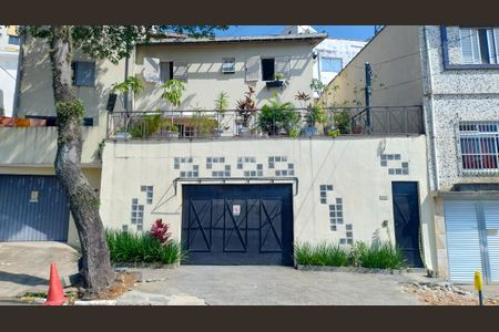 Casa à venda com 360m², 3 quartos e 6 vagasFachada