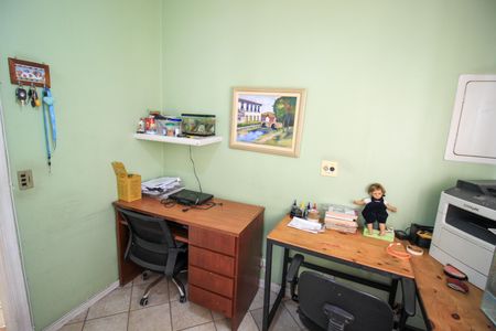 Casa à venda com 360m², 3 quartos e 6 vagasEscritório