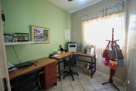 Casa à venda com 360m², 3 quartos e 6 vagasEscritório