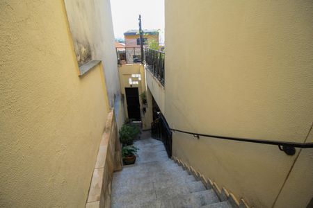 Casa à venda com 360m², 3 quartos e 6 vagasEscada externa