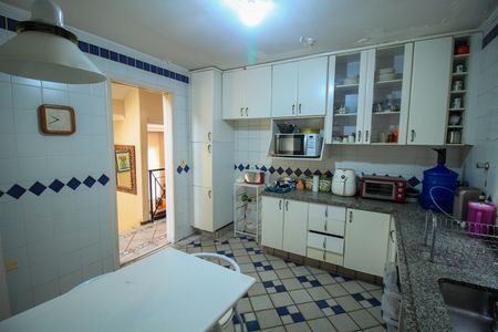 Casa à venda com 360m², 3 quartos e 6 vagasCozinha