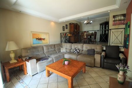 Casa à venda com 360m², 3 quartos e 6 vagasSala