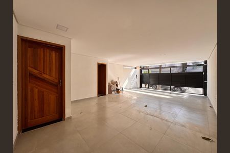 Casa à venda com 206m², 3 quartos e 2 vagas Casa à venda com 206m², 3 quartos e 2 vagasGaragem