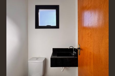 Casa à venda com 206m², 3 quartos e 2 vagas Casa à venda com 206m², 3 quartos e 2 vagasLavabo 1