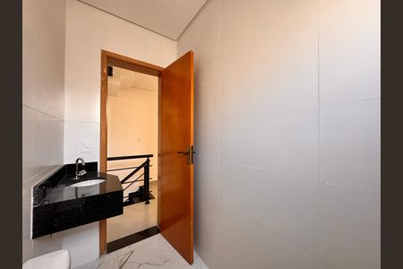 Casa à venda com 206m², 3 quartos e 2 vagas Casa à venda com 206m², 3 quartos e 2 vagasBanheiro
