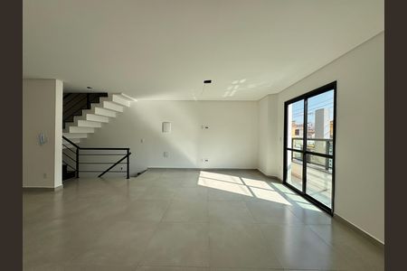 Casa à venda com 206m², 3 quartos e 2 vagas Casa à venda com 206m², 3 quartos e 2 vagasSala