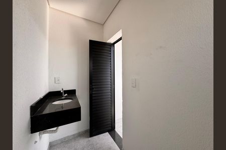 Casa à venda com 206m², 3 quartos e 2 vagas Casa à venda com 206m², 3 quartos e 2 vagasBanheiro 2