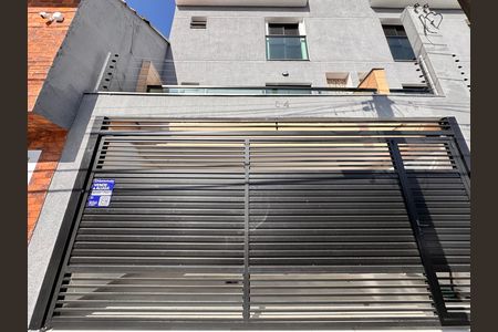 Casa à venda com 206m², 3 quartos e 2 vagas Casa à venda com 206m², 3 quartos e 2 vagasFachada + plaquinha
