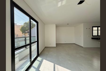 Casa à venda com 206m², 3 quartos e 2 vagas Casa à venda com 206m², 3 quartos e 2 vagasSala