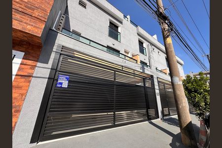 Casa à venda com 206m², 3 quartos e 2 vagas Casa à venda com 206m², 3 quartos e 2 vagasFachada + plaquinha