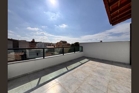 Casa à venda com 206m², 3 quartos e 2 vagas Casa à venda com 206m², 3 quartos e 2 vagasCobertura