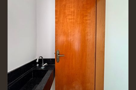 Casa à venda com 206m², 3 quartos e 2 vagas Casa à venda com 206m², 3 quartos e 2 vagasLavabo 1
