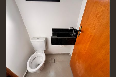 Casa à venda com 206m², 3 quartos e 2 vagas Casa à venda com 206m², 3 quartos e 2 vagasLavabo 1
