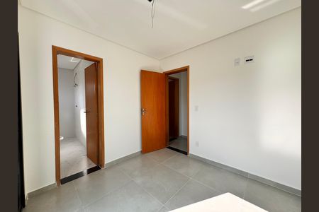 Casa à venda com 206m², 3 quartos e 2 vagas Casa à venda com 206m², 3 quartos e 2 vagasSuite
