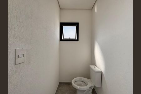 Casa à venda com 206m², 3 quartos e 2 vagas Casa à venda com 206m², 3 quartos e 2 vagasBanheiro 2